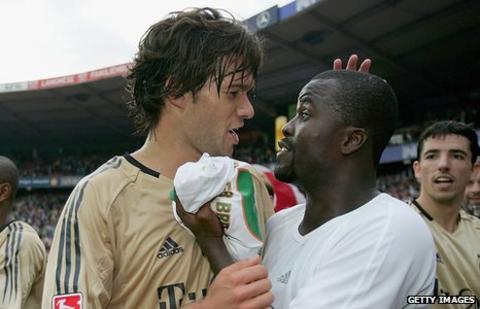 Sammy Kuffour with Michael Ballack