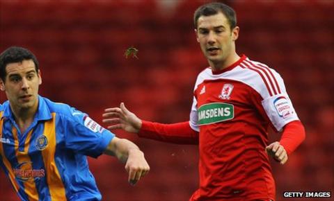 Kevin Thomson playing against Shrewsbury in the FA Cup