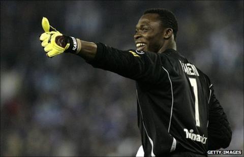 Cameroonian goalkeeper Carlos Kameni