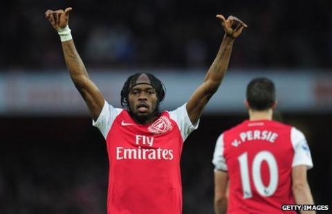 Gervinho (L) celebrates scoring for Arsenal against Wolverhampton Wanderers, 27 December, 2011