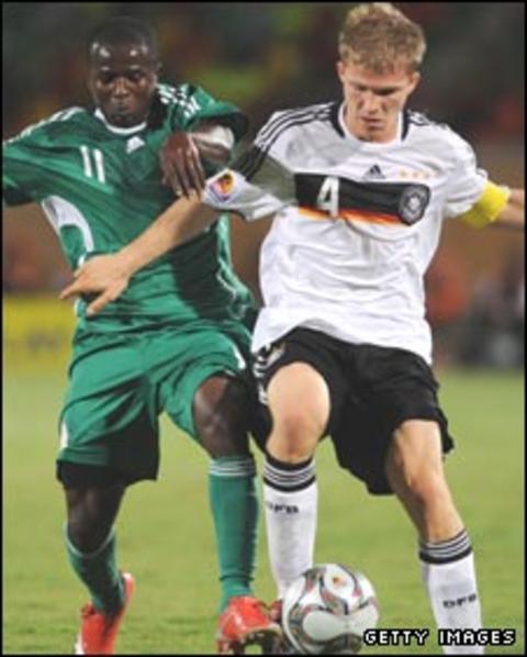 Daniel Uchechi (left)