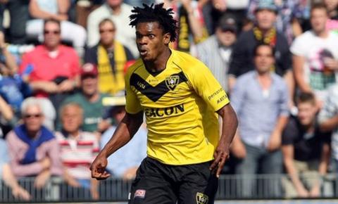 Michael Uchebo in action for Venlo