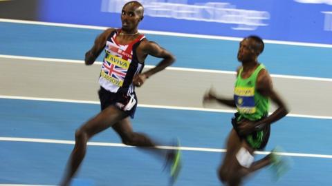Mo Farah wins the 1500m in Glasgow