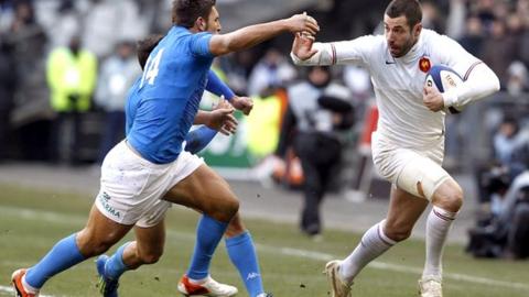 France's Julien Malzieu on his way to a try