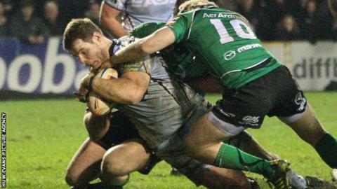 Sam Hobbs scores a try for Cardiff Blues