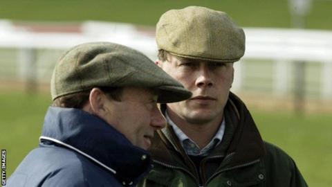 Henry Daly (r)