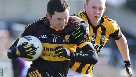 Dr Crokes' Daithi Casey and Crossmaglen's Danny O'Callaghan