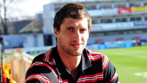 Luke Charteris
