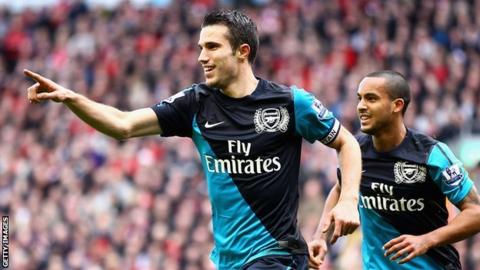 Robin van Persie celebrates scoring Arsenal's equaliser