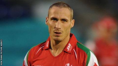 Simon Jones