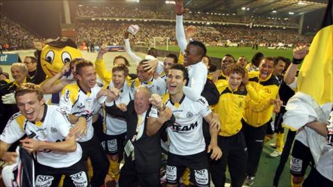 Lokeren celebrate their cup win on 24 March