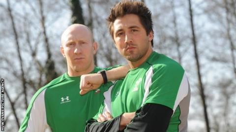 Tom Shanklin and Gavin Henson in 2009