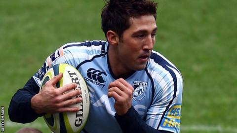 Gavin Henson in action for Cardiff Blues