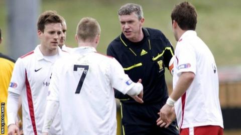 Richmond shakes players' hands as he ends his career where it started at Livingston