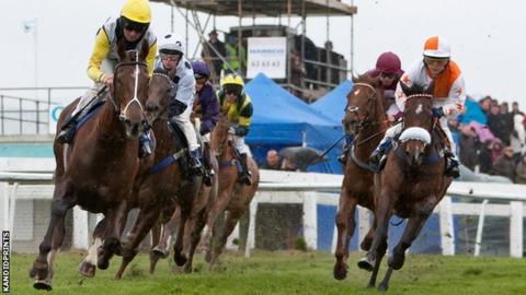 Horse racing at Les Landes