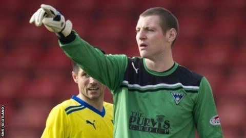 Smith has made several high profile errors in Dunfermline's goal