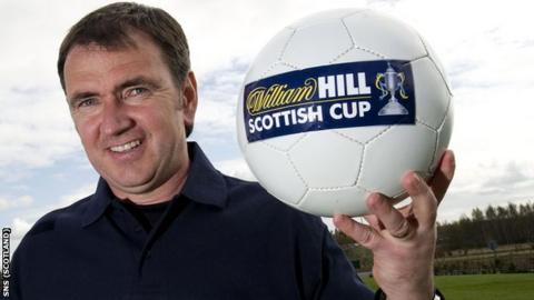 Hibernian manager Pat Fenlon