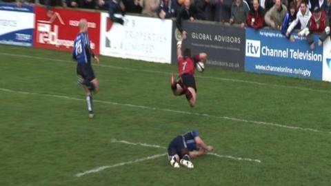 Guy Thompson scores