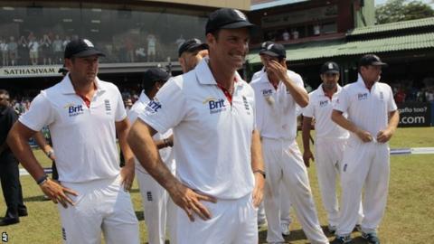 Andrew Strauss and England team-mates