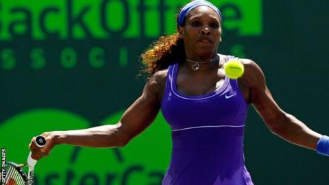 Serena Williams won twice to help the USA to a 5-0 win over the Ukraine