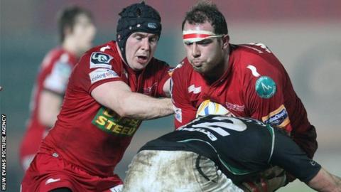 Lou Reed in Scarlets action