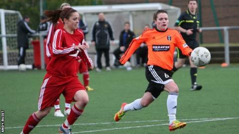 Jo Love in action for Glasgow City against Inverness City