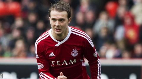 Striker Darre Mackie will leave Aberdeen in the summer