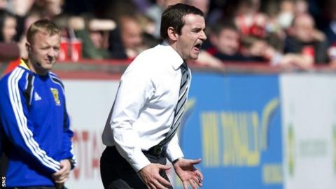 St Mirren manager Danny Lennon
