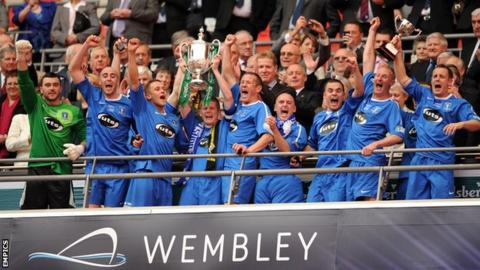 Dunton celebrate winning the FA Vase