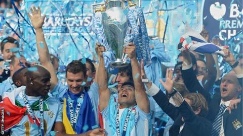 Manchester City FC win the 2011/12 Premier League title