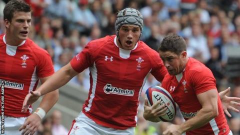 Shane Williams scores against England in August, 2011