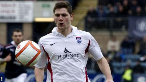 Ross County midfielder Iain Vigurs