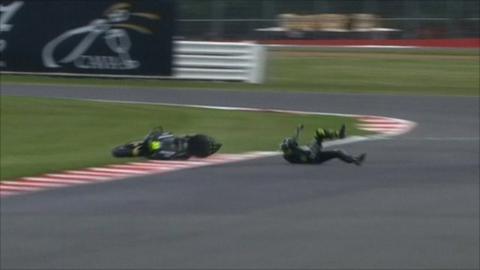 Cal Crutchlow crashes at Chapel corner