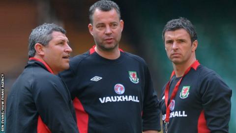 Osian Roberts and Raymond Verheijen with the late Gary Speed