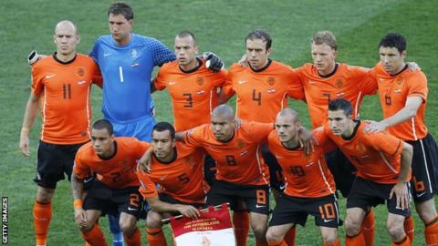Netherlands insist team spirit is not a problem