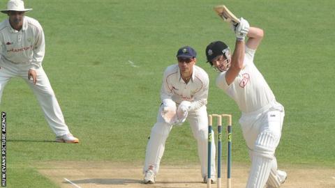 tom Maynard batting against Glamorgan