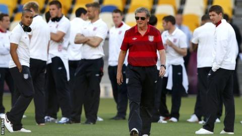 Roy Hodgson with his England squad