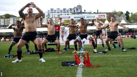 New Zealand celebrate winning in Glasgow