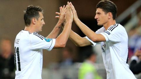 Germany strikers Miroslav Klose and Mario Gomez