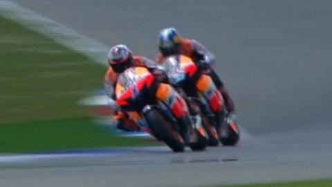 Casey Stoner holds off Dani Pedrosa
