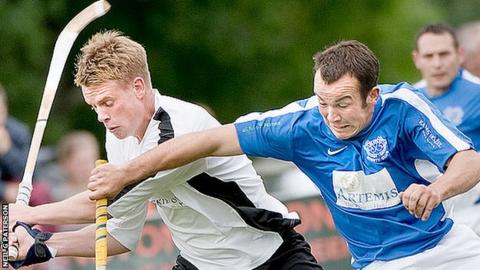 Kyles Athletic bear Lovat to go top of the Premiership.