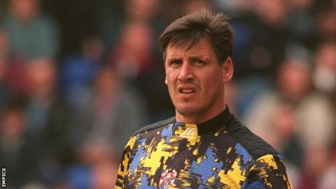 Macclesfield Town appoint Eric Nixon as goalkeeping coach - BBC Sport