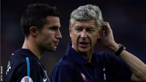 Arsenal captain Robin van Persie and manager Arsene Wenger