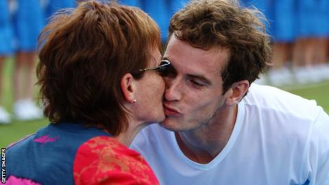 Andy Murray gives mum Judy a kiss