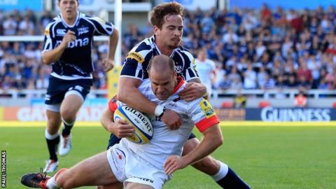 Danny Cipriani tackles Charlie Hodgson
