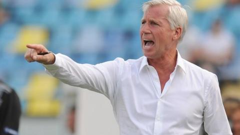 Newcastle manager Alan Pardew