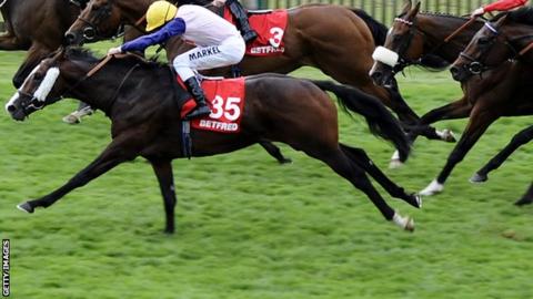 Bronze Angel wins the Cambridgeshire