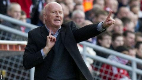 Dundee United manager Peter Houston