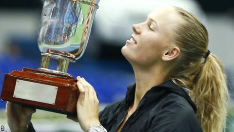 Caroline Wozniacki lifts the Kremlin Cup in Moscow