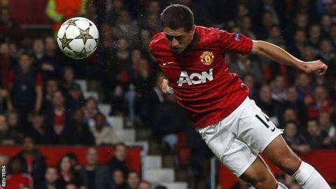 Javier Hernandez pulls a goal back for Manchester United